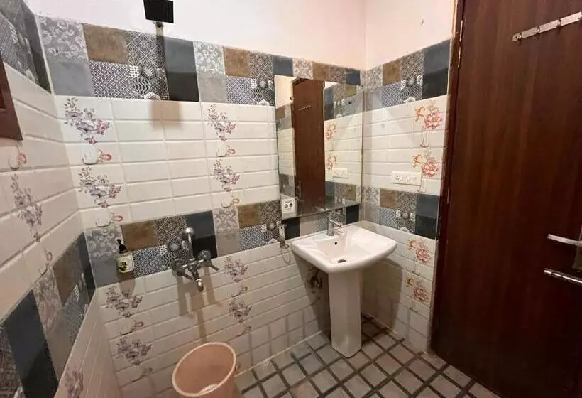 ホテル Bhilawa Lodge