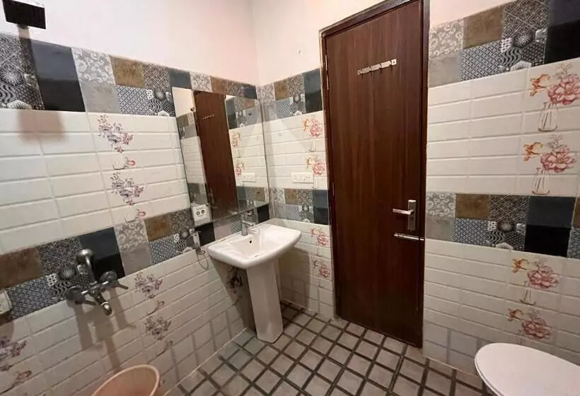 ホテル Bhilawa Lodge