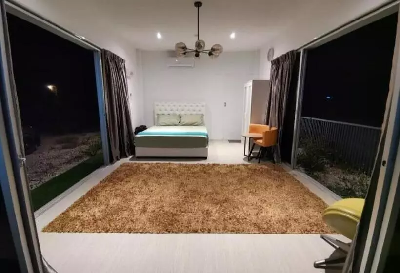 カプセルホテル Jeram Pantai Remis Studio