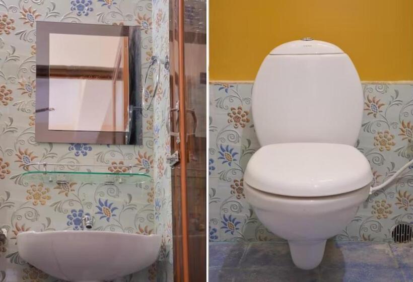 Hotel Goroomgo Caroline Homestay Bhubaneswar