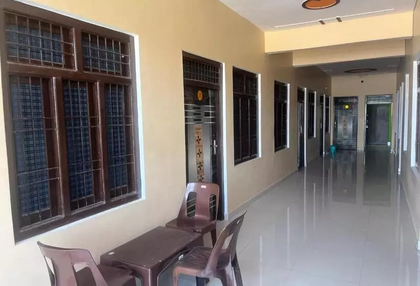 Hotelli Shree Raj Homestay Ac Room