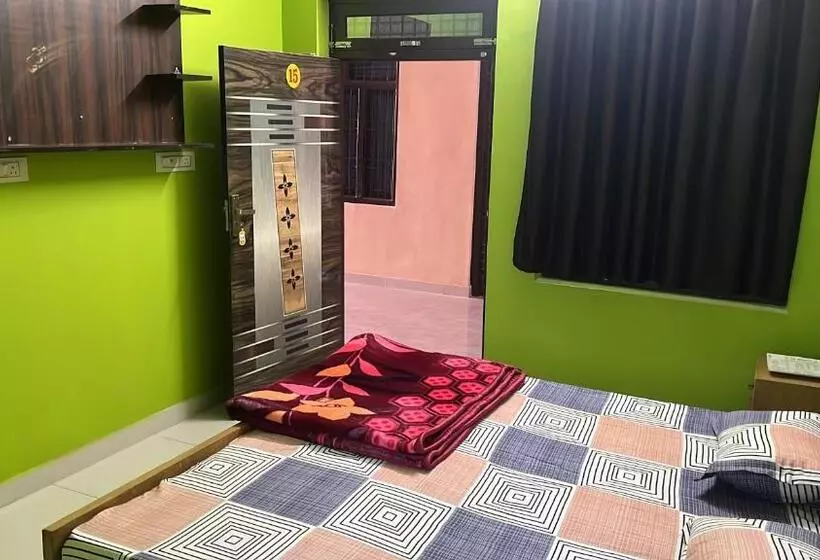 Hotelli Shree Raj Homestay Ac Room