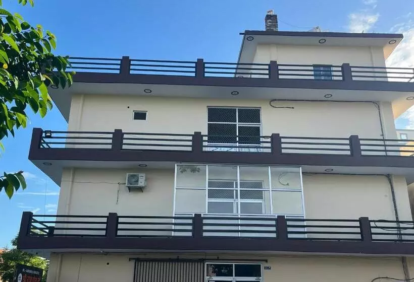 Hotelli Shree Raj Homestay Ac Room