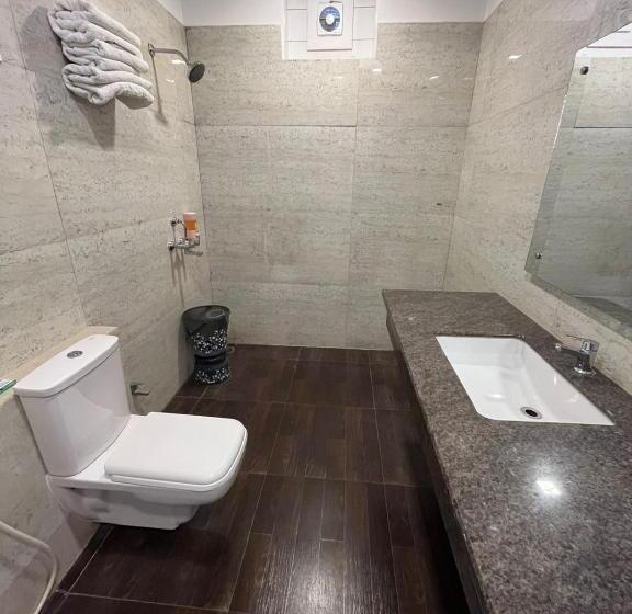 Hotel White Karpet Premium