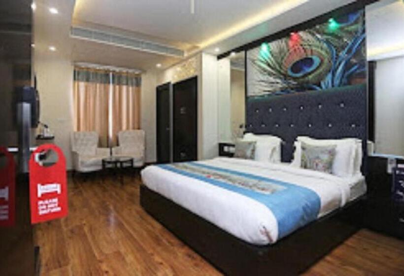 Hotel White Karpet Premium