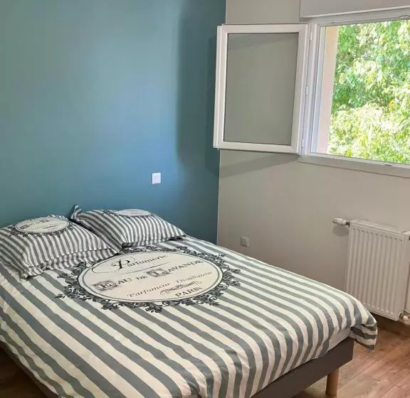 Majatalo Chambre Dans Une Maison En Colocation Proche Paris Et Disney Room In Shared House