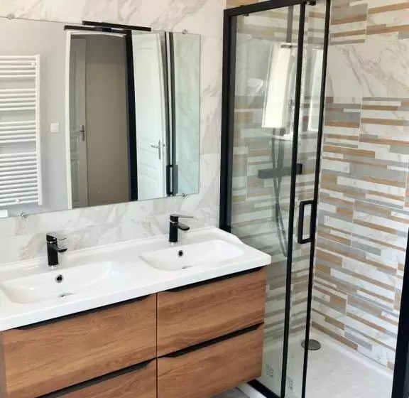 Majatalo Chambre Dans Une Maison En Colocation Proche Paris Et Disney Room In Shared House