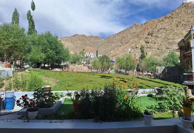 پانسیون Green Villa Guest House Ladakh By Lexstays