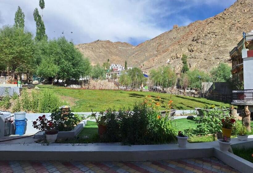 پانسیون Green Villa Guest House Ladakh By Lexstays