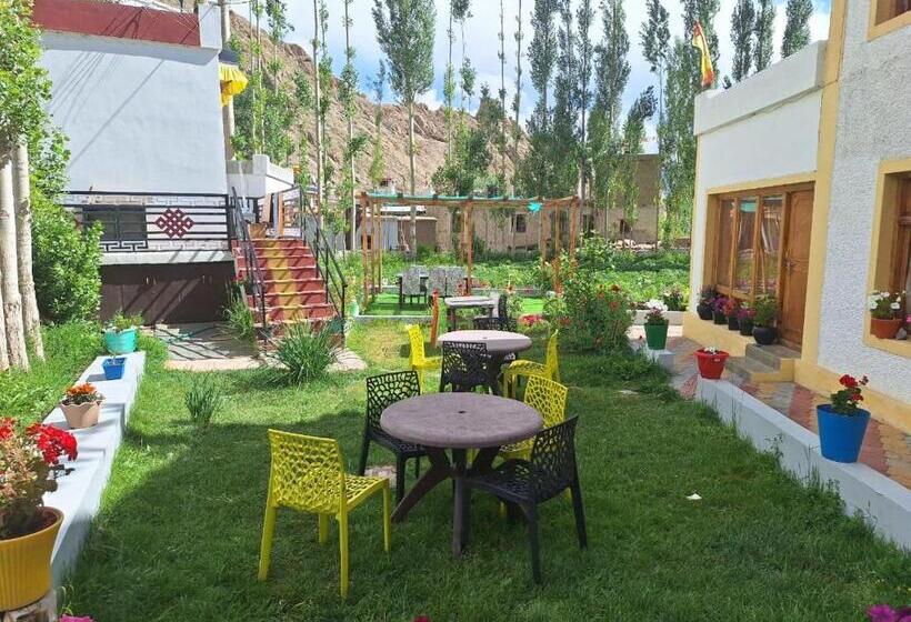 پانسیون Green Villa Guest House Ladakh By Lexstays