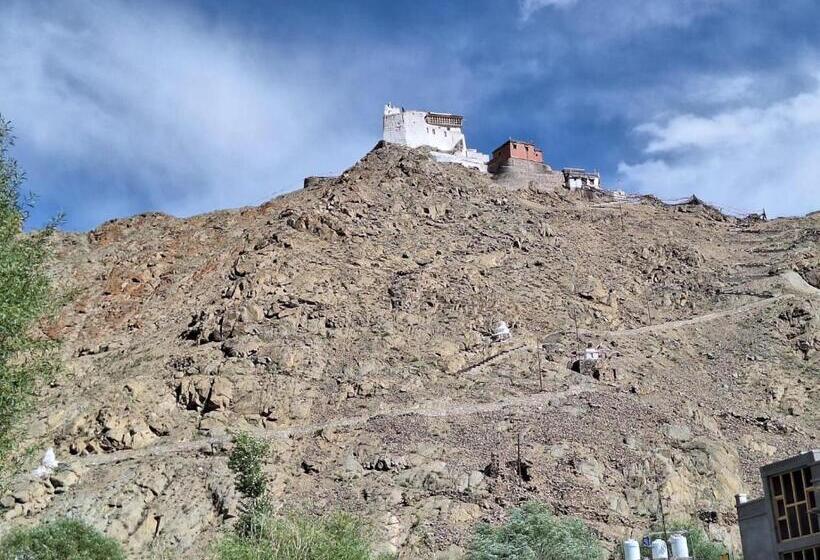 پانسیون Green Villa Guest House Ladakh By Lexstays