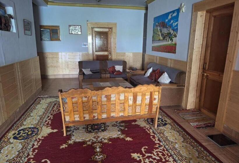 پانسیون Green Villa Guest House Ladakh By Lexstays