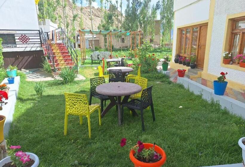 پانسیون Green Villa Guest House Ladakh By Lexstays
