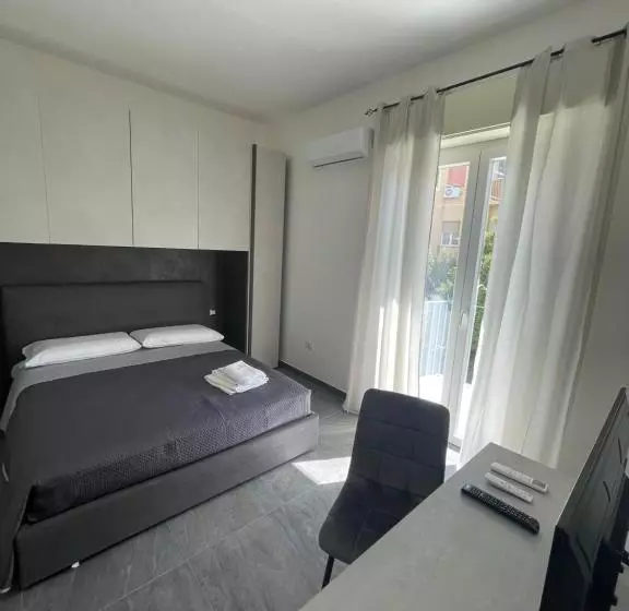 ペンション Leos Rooms