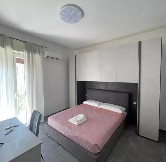 ペンション Leos Rooms