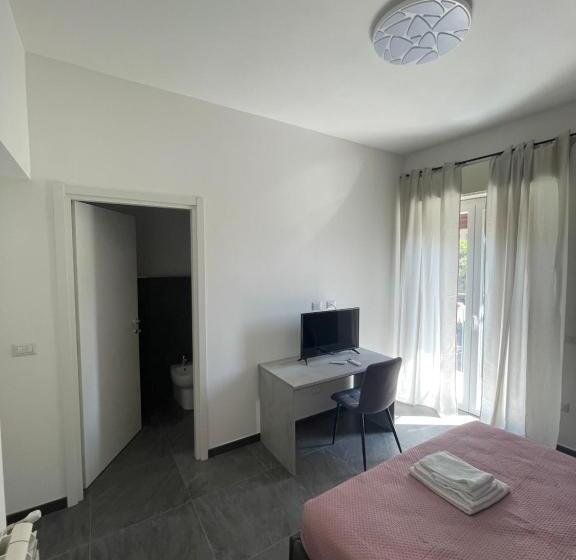 ペンション Leos Rooms