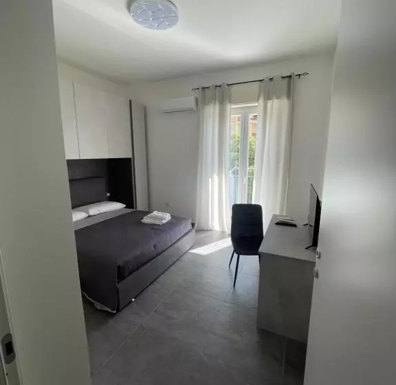 ペンション Leos Rooms