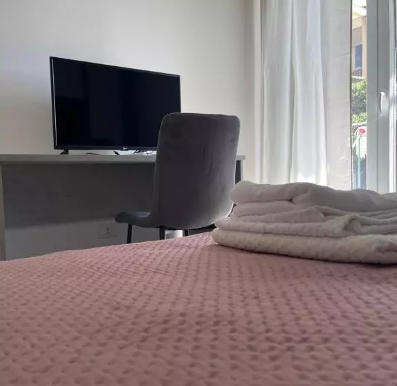 ペンション Leos Rooms