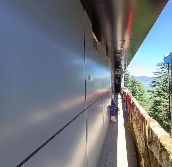 ペンション Midway Resturant And Guest House, Dhanaulti