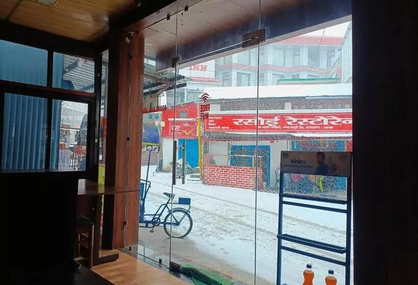 ペンション Midway Resturant And Guest House, Dhanaulti