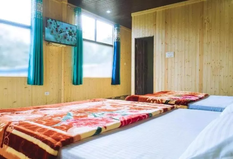 ペンション Midway Resturant And Guest House, Dhanaulti