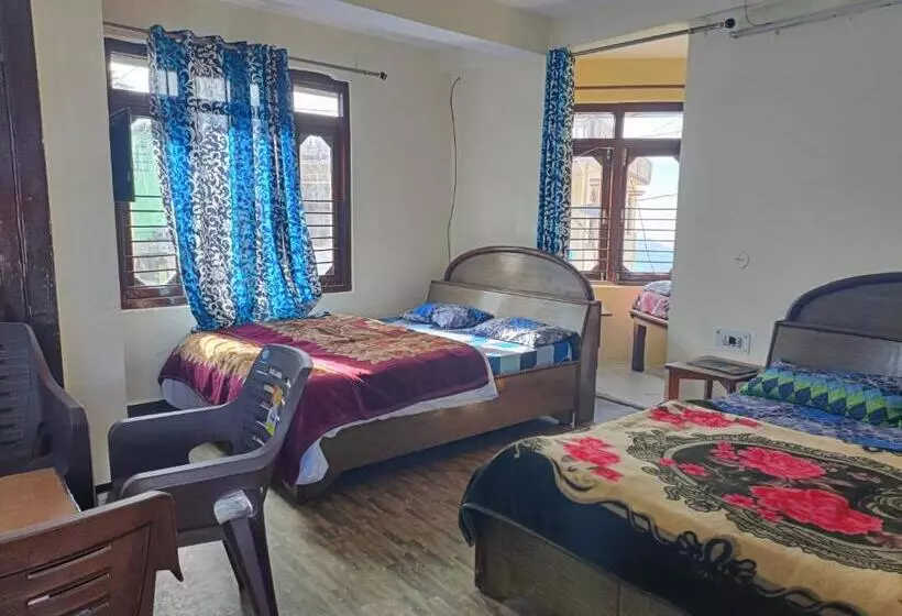 ペンション Midway Resturant And Guest House, Dhanaulti