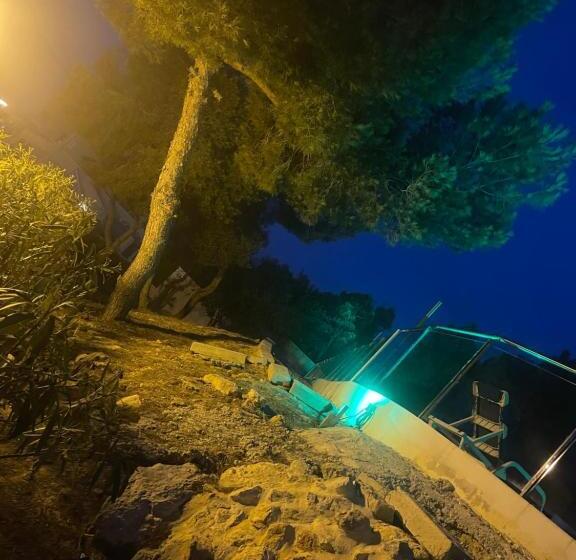 پانسیون Sopato