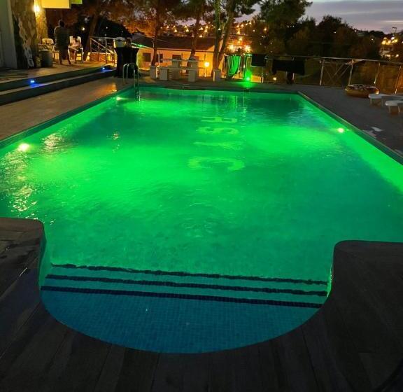 پانسیون Sopato