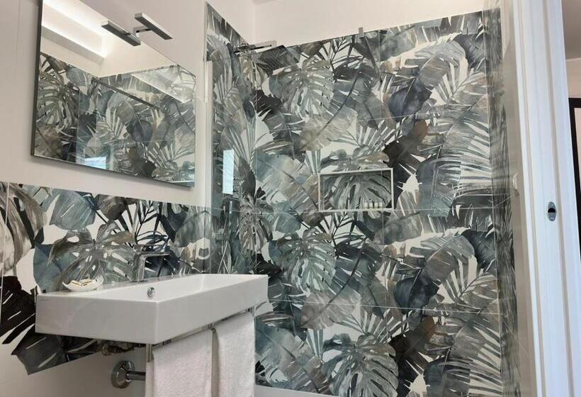 ペンション The Gallery