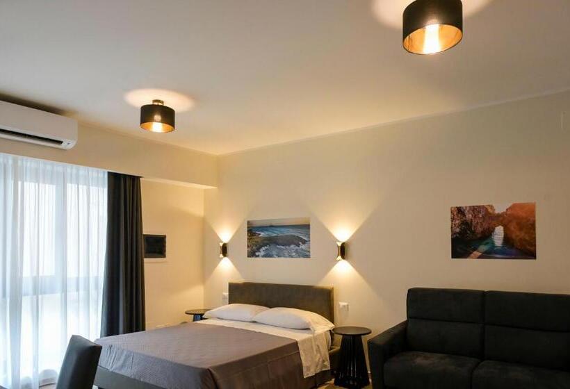 ペンション The Gallery