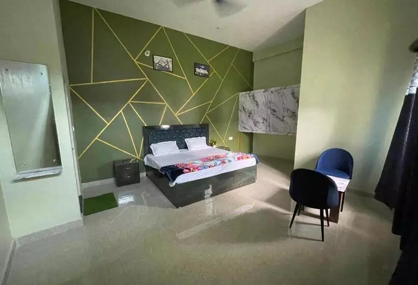 ホテル Limelight Restaurant Lawn ,lodge And Rooms