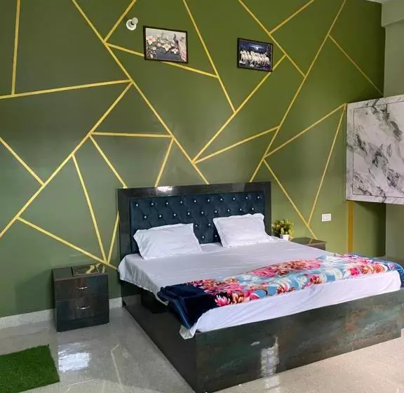 ホテル Limelight Restaurant Lawn ,lodge And Rooms