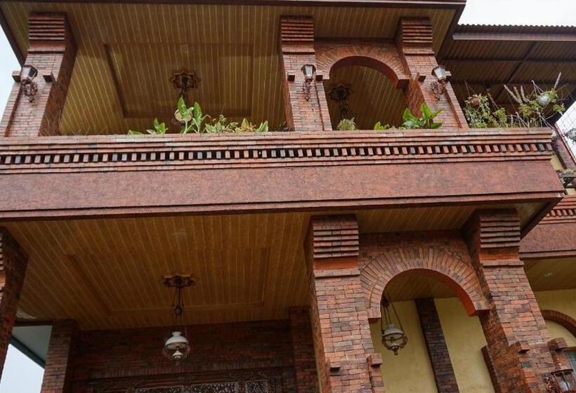 Отель Oyo 94147 Anasya Homestay