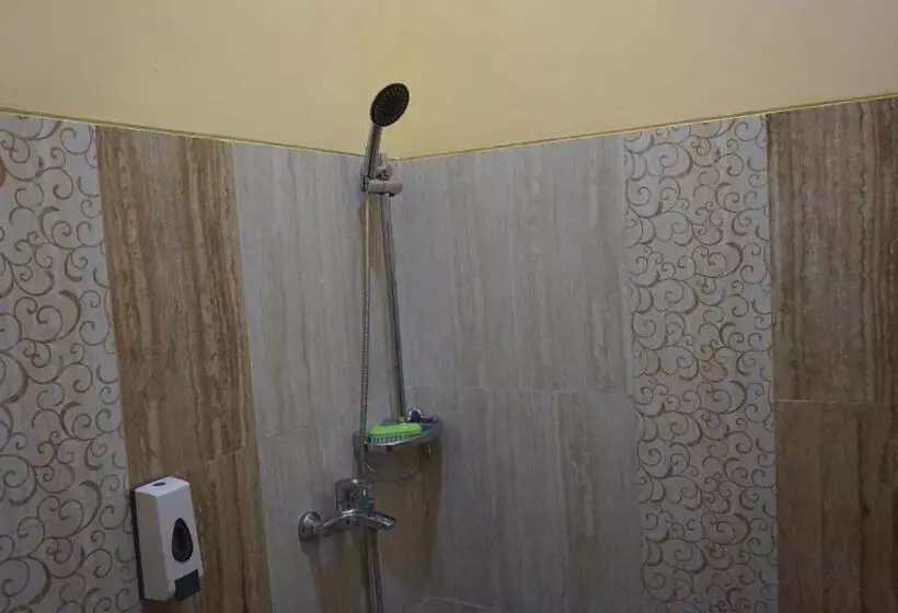 هتل Oyo 94147 Anasya Homestay