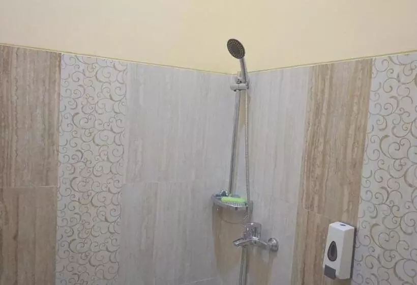 هتل Oyo 94147 Anasya Homestay