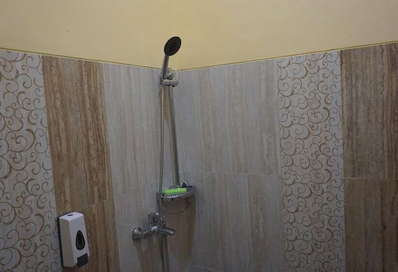 Отель Oyo 94147 Anasya Homestay