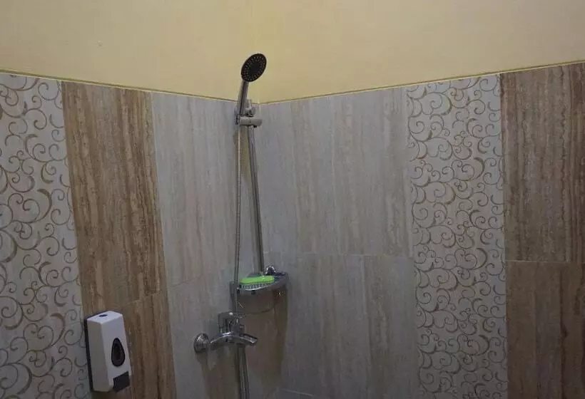 هتل Oyo 94147 Anasya Homestay