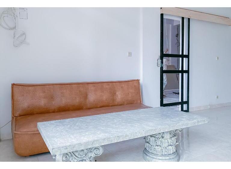 هتل Reddoorz Plus At D San Residence Buah Batu