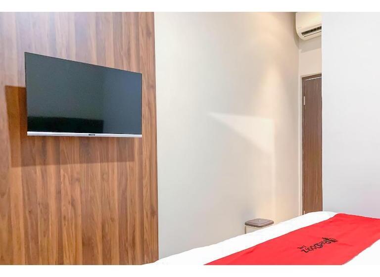 هتل Reddoorz Plus At D San Residence Buah Batu