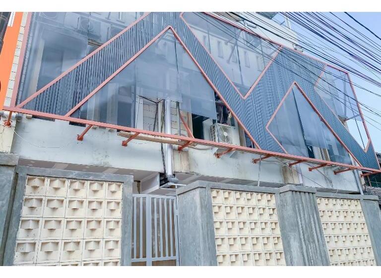 هتل Reddoorz Plus At D San Residence Buah Batu