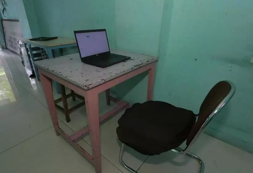 Hotelli Spot On 94166 Kost Bunda Syariah