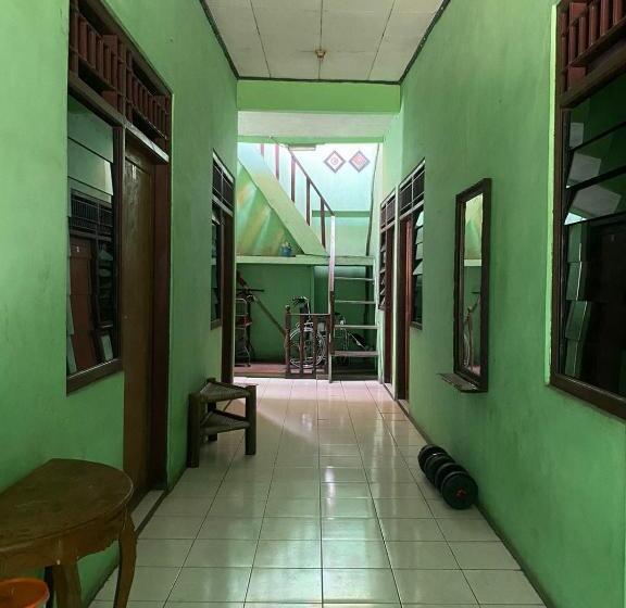 Hotel Spot On 94166 Kost Bunda Syariah