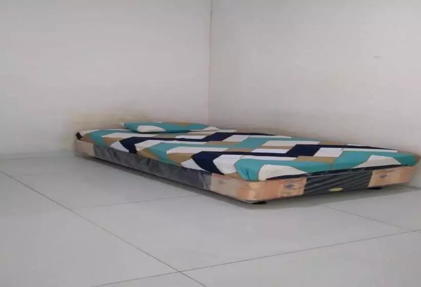 Hotelli Spot On 94166 Kost Bunda Syariah