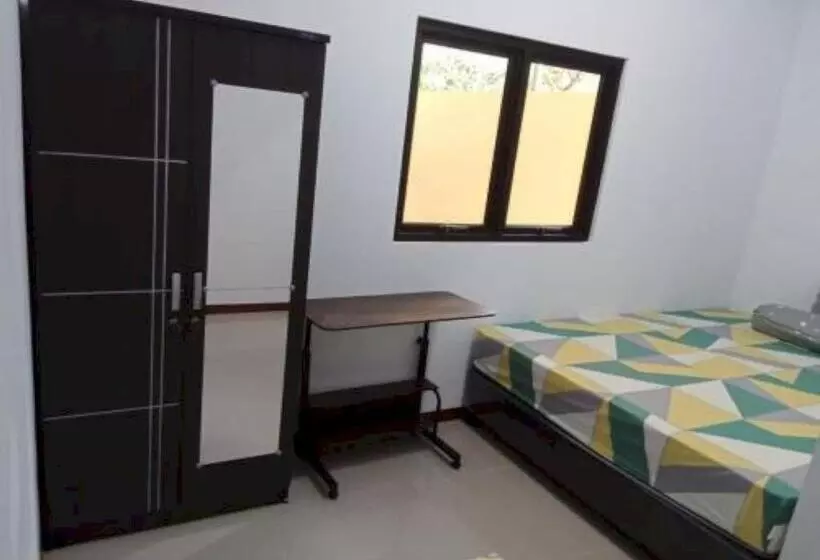 Hotelli Spot On 94166 Kost Bunda Syariah