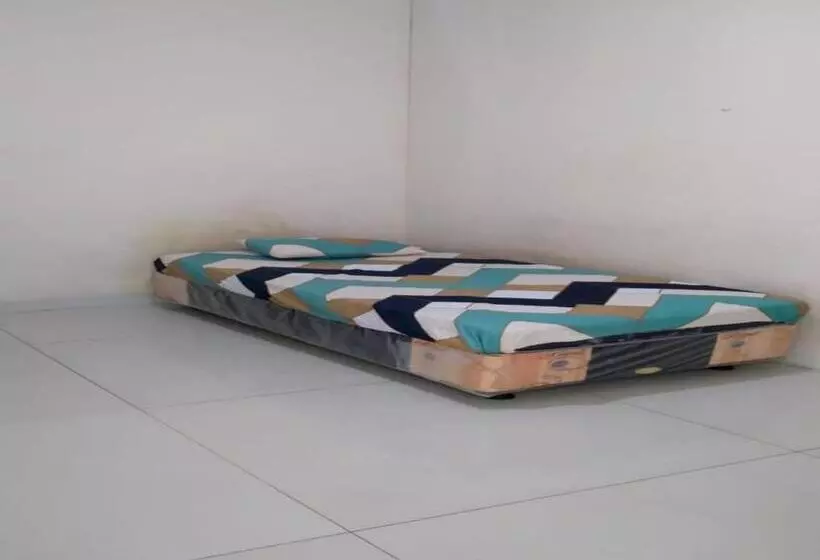 Hotelli Spot On 94166 Kost Bunda Syariah