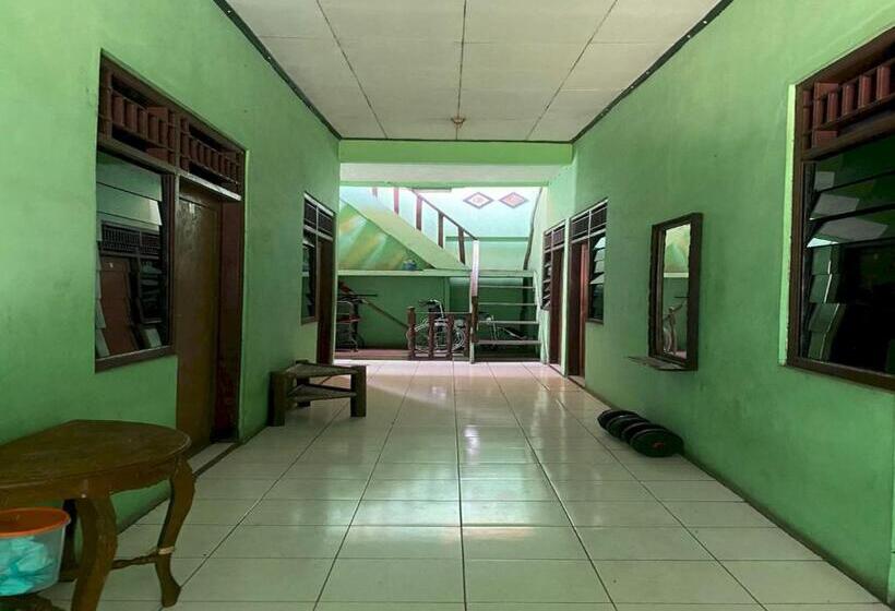 Hotel Spot On 94166 Kost Bunda Syariah