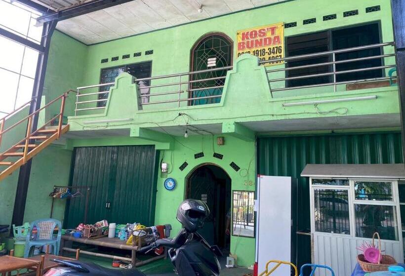 Otel Spot On 94166 Kost Bunda Syariah