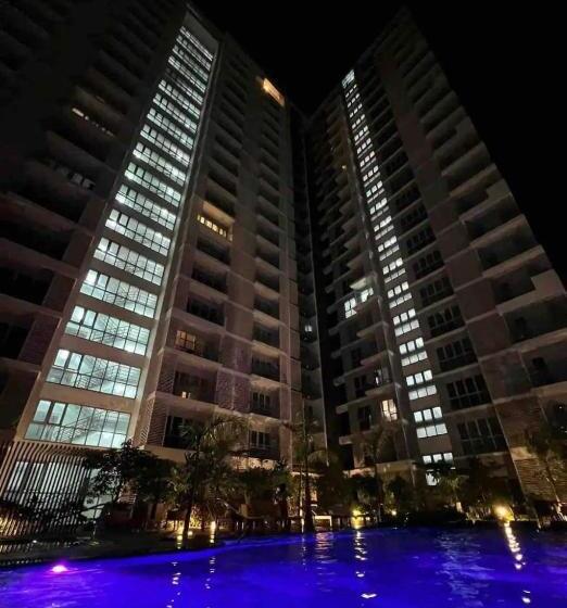 Luxury Pool View Megaworld Iloilo