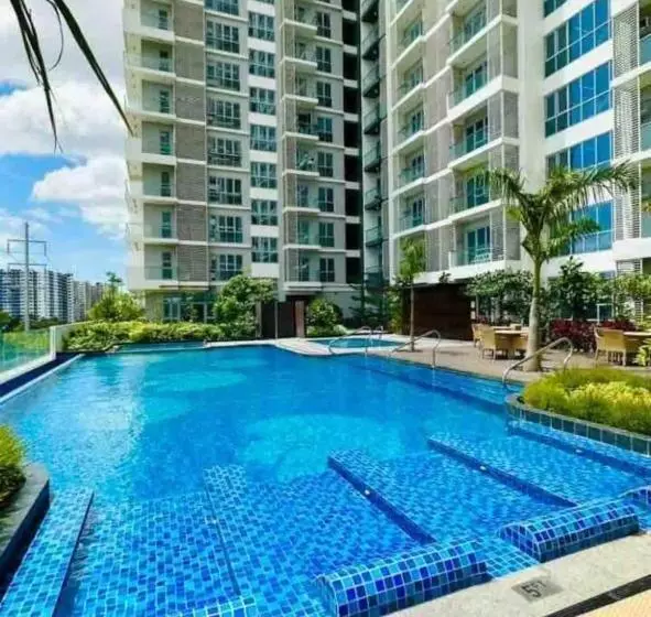 Luxury Pool View Megaworld Iloilo