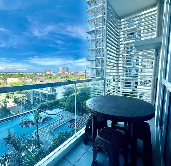 Luxury Pool View Megaworld Iloilo